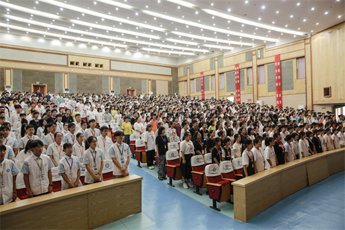 1V0A0645.jpg